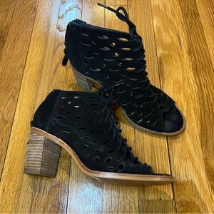 Gianni Bini black cutout suede heel